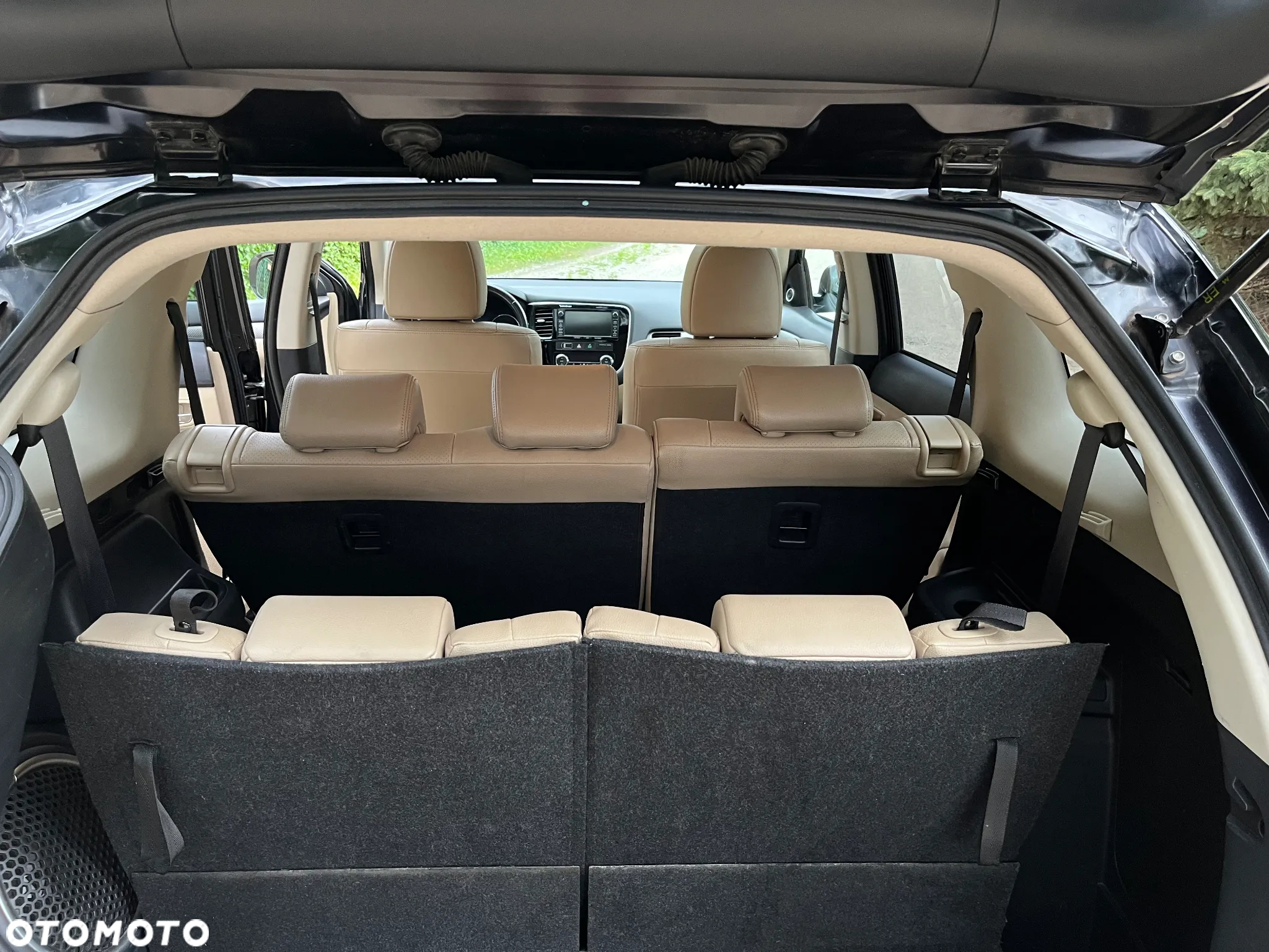 Mitsubishi Outlander - 12