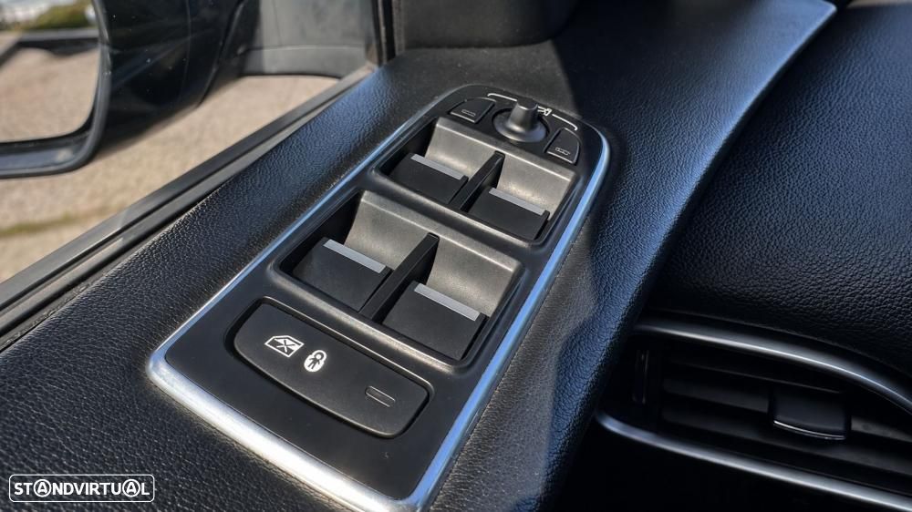 Jaguar F-Pace 20d Prestige - 33