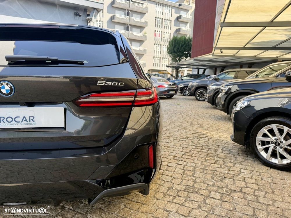 BMW 530 e Pack Desportivo M Pro - 24