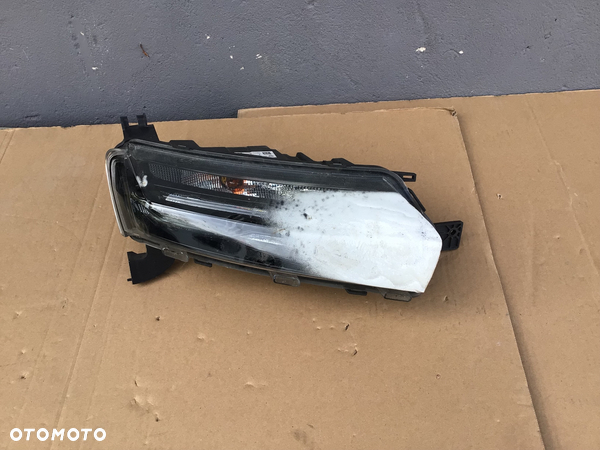 Lampa Halogen Prawy DRL Led Dacia Spring
