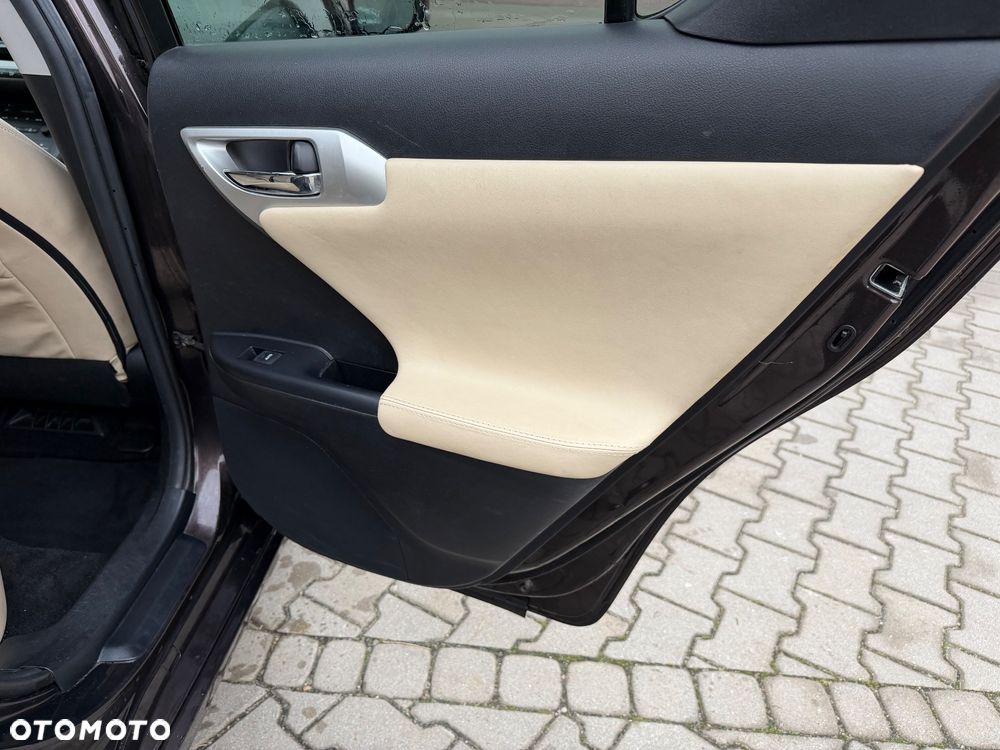 Lexus CT 200h Prestige - 21