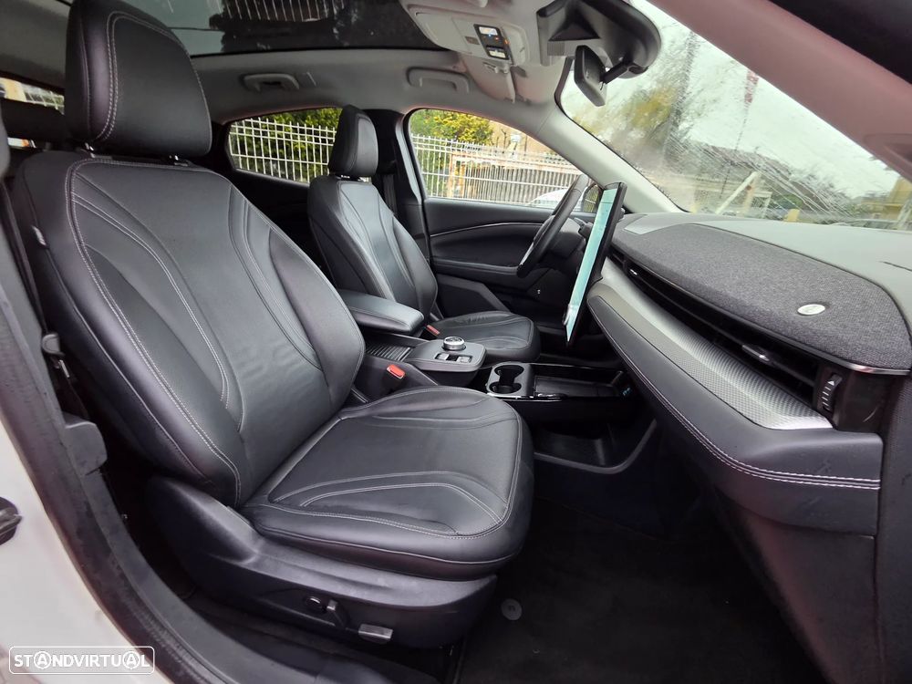 Ford Mustang Mach-E Standard - 42