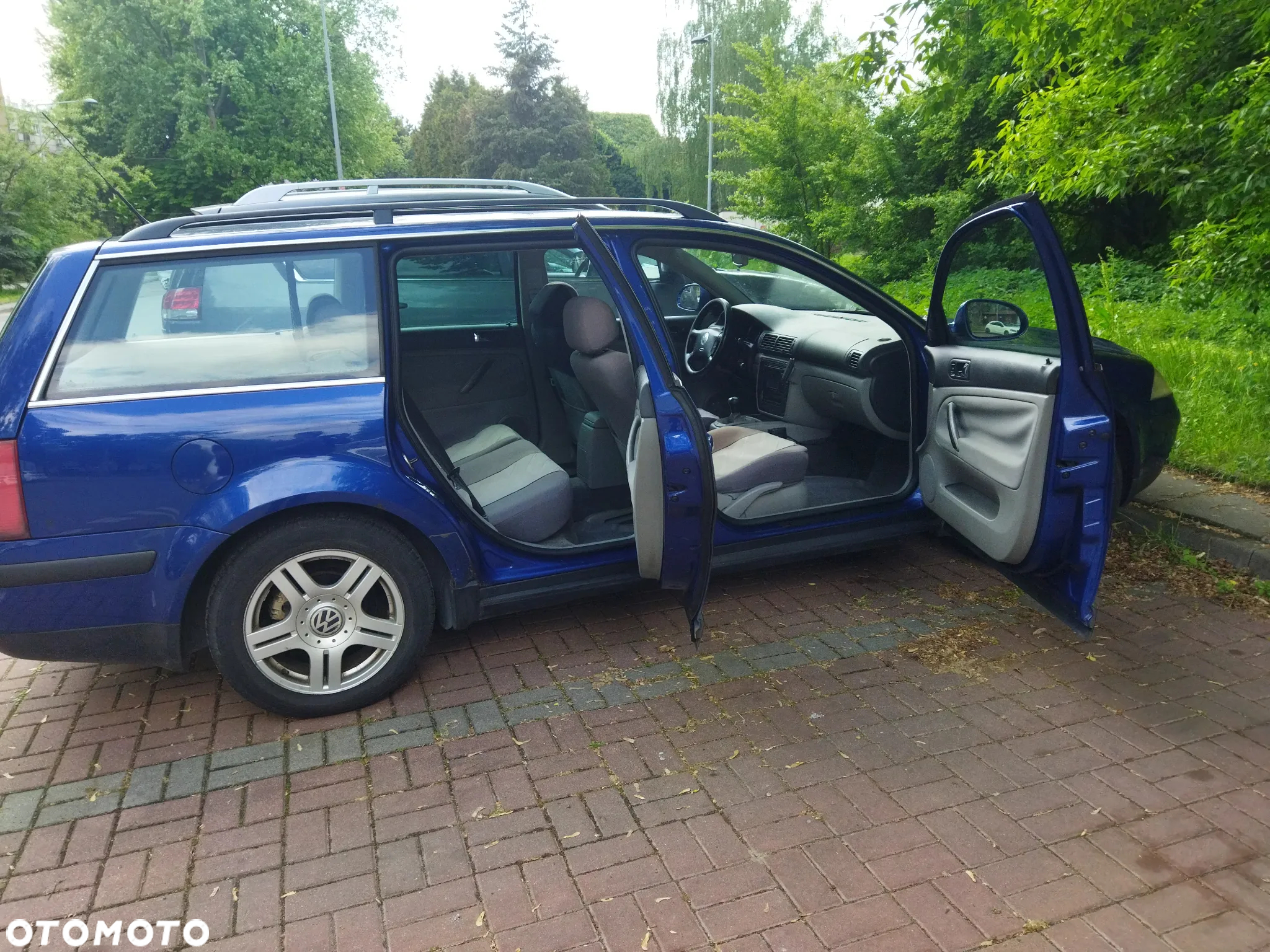 Volkswagen Passat 1.9 TDI Highline - 10