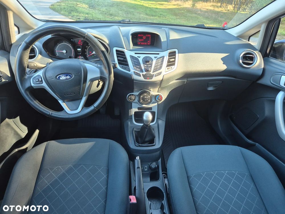 Ford Fiesta - 10