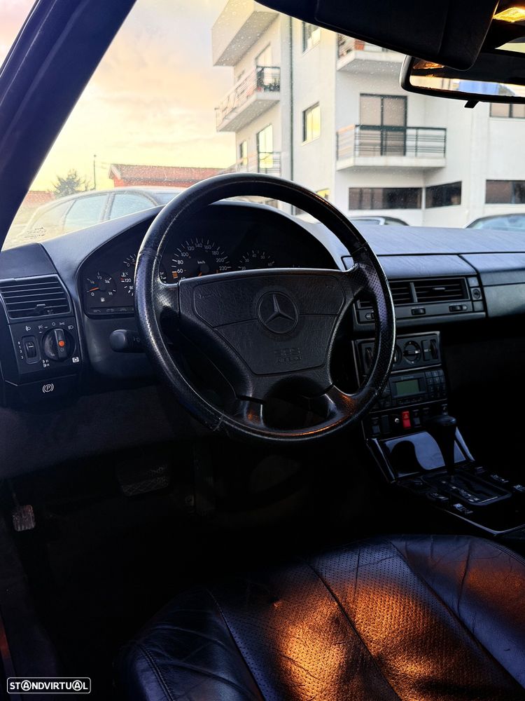 Mercedes-Benz SL 300 - 21