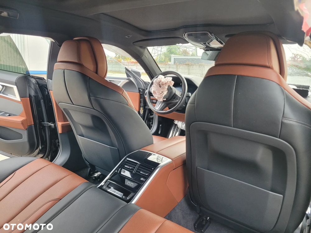 BMW Seria 8 M850i xDrive - 15