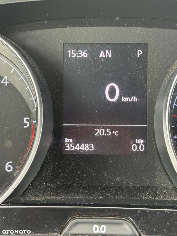 Volkswagen Touran - 11