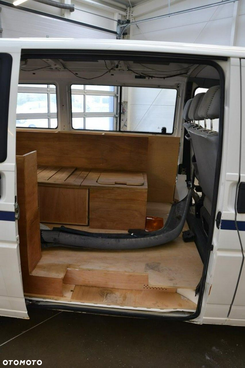 Volkswagen Transporter - 27