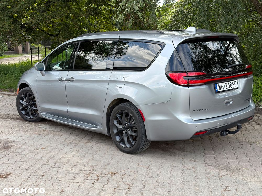 Chrysler Pacifica - 2