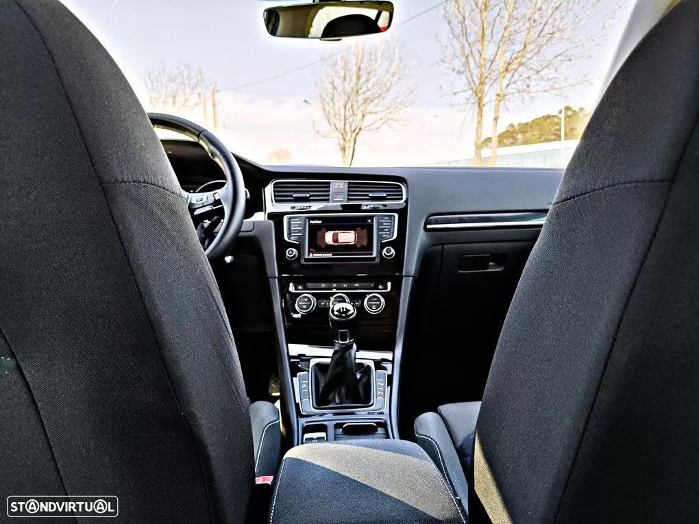 VW Golf 1.6 TDi Highline - 16