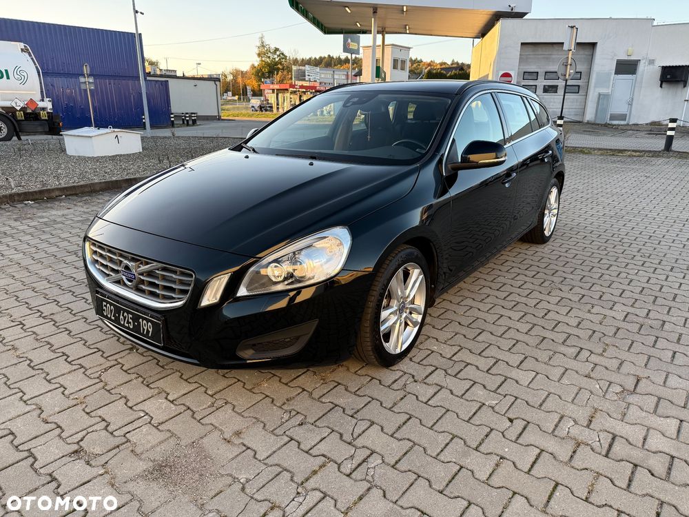 Volvo V60 2012 photo 2