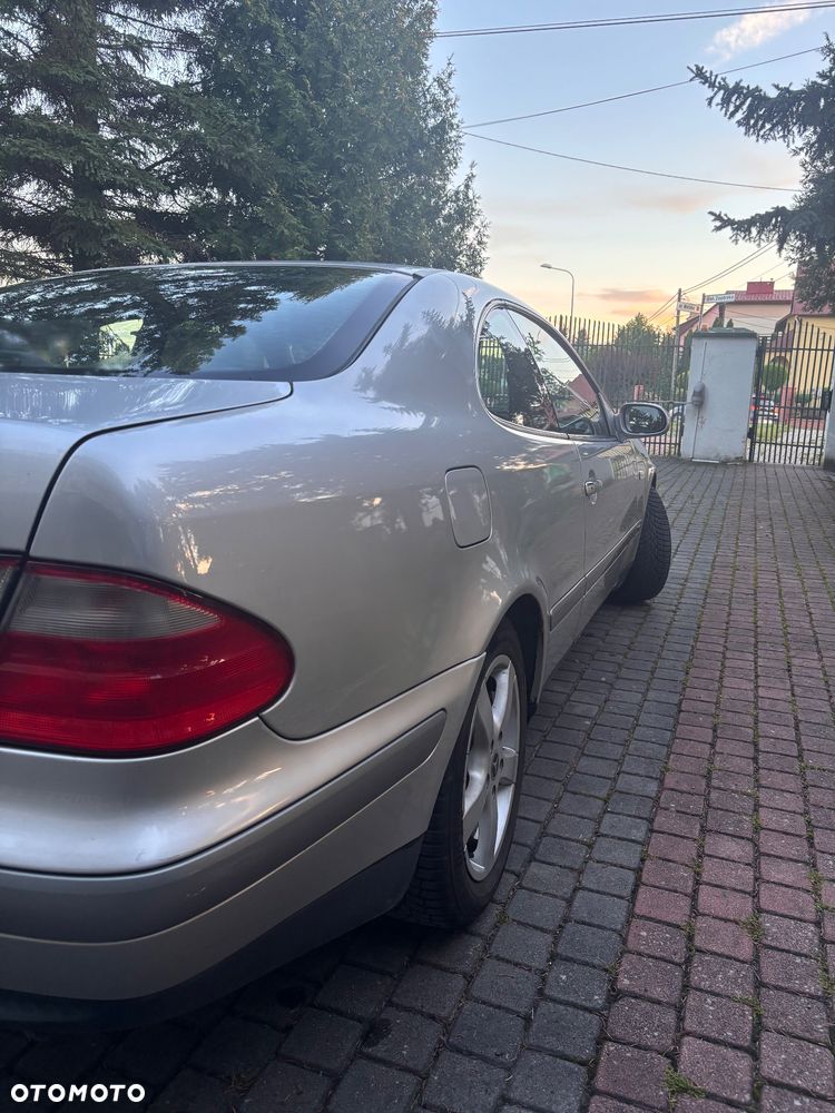 Mercedes-Benz CLK - 6