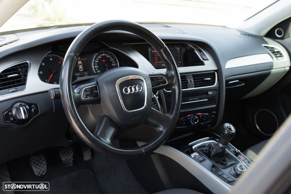 Audi A4 2.0 TDI Advance - 8