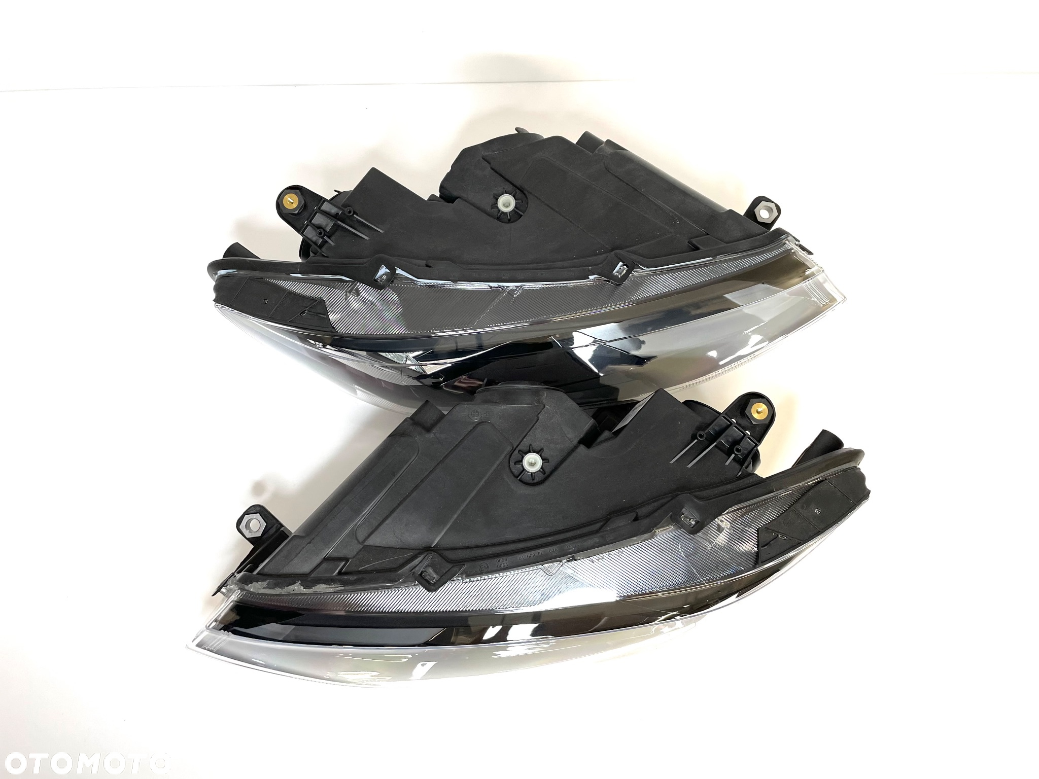 VW CADDY 5 V 2K8 KOMPLET LAMP PRAWA+LEWA ZWYKŁE NOWE 2K8941005C 2K8941006C - 8