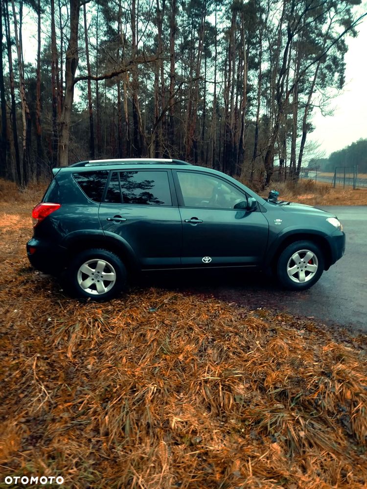 Toyota RAV4 - 7