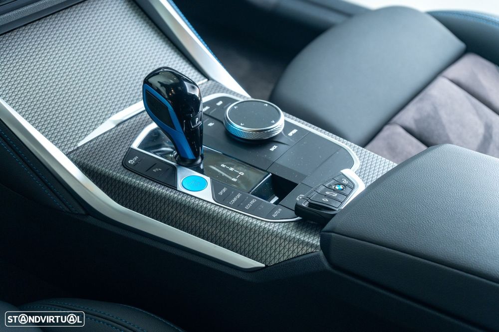 BMW i4 eDrive40 Pack Desportivo M - 27