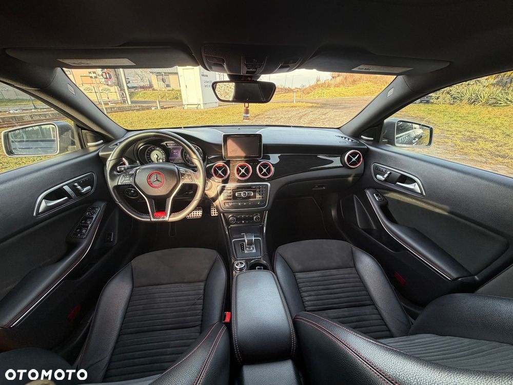 Mercedes-Benz CLA 45 AMG 4Matic 7G-DCT - 11
