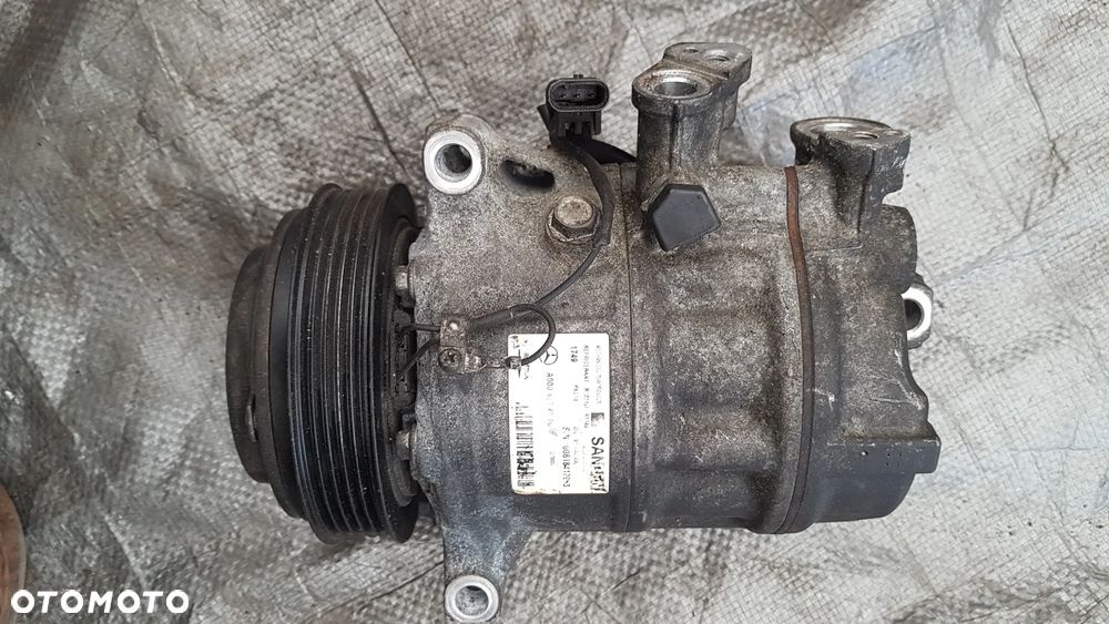 MERCEDES KOMPRESOR KLIMATYZACJI A0008304500 - 1