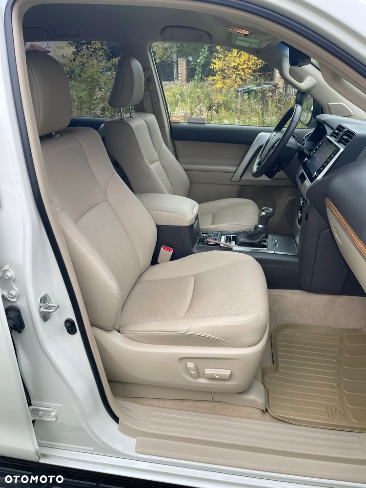 Toyota Land Cruiser - 29
