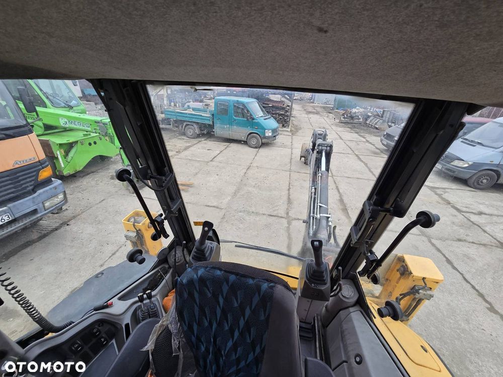 Volvo BL71B - 14