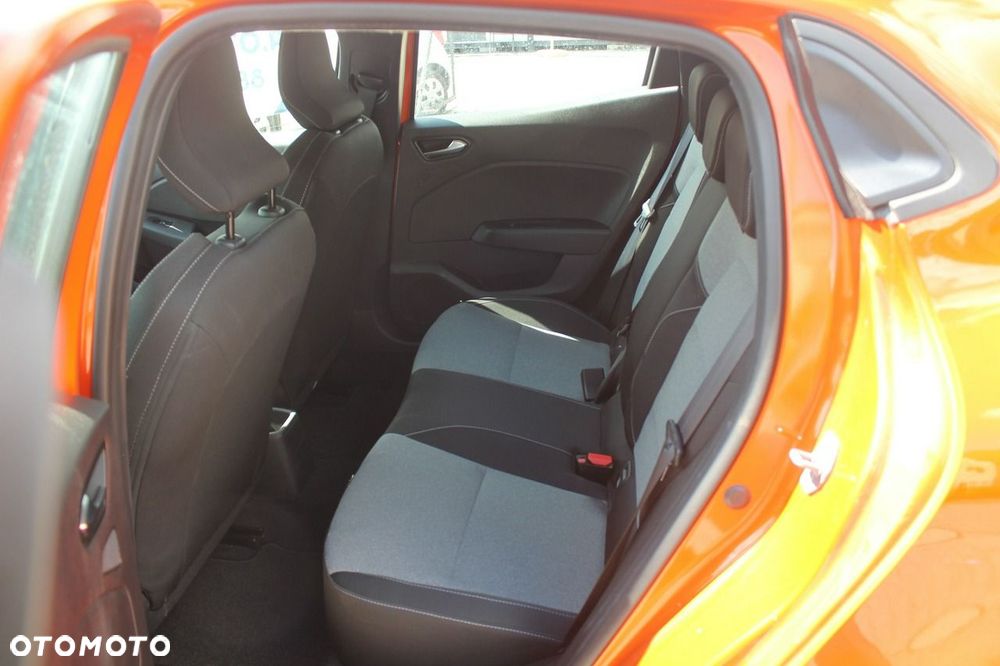Renault Clio - 10
