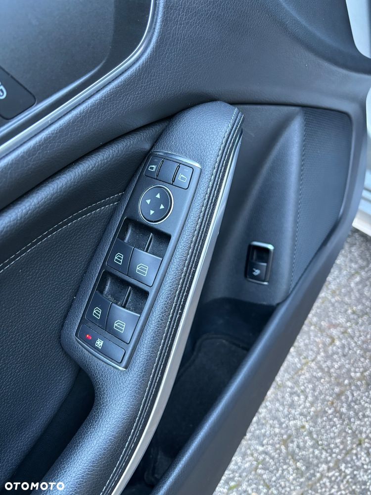 Mercedes-Benz CLA 250 7G-DCT AMG Line - 28