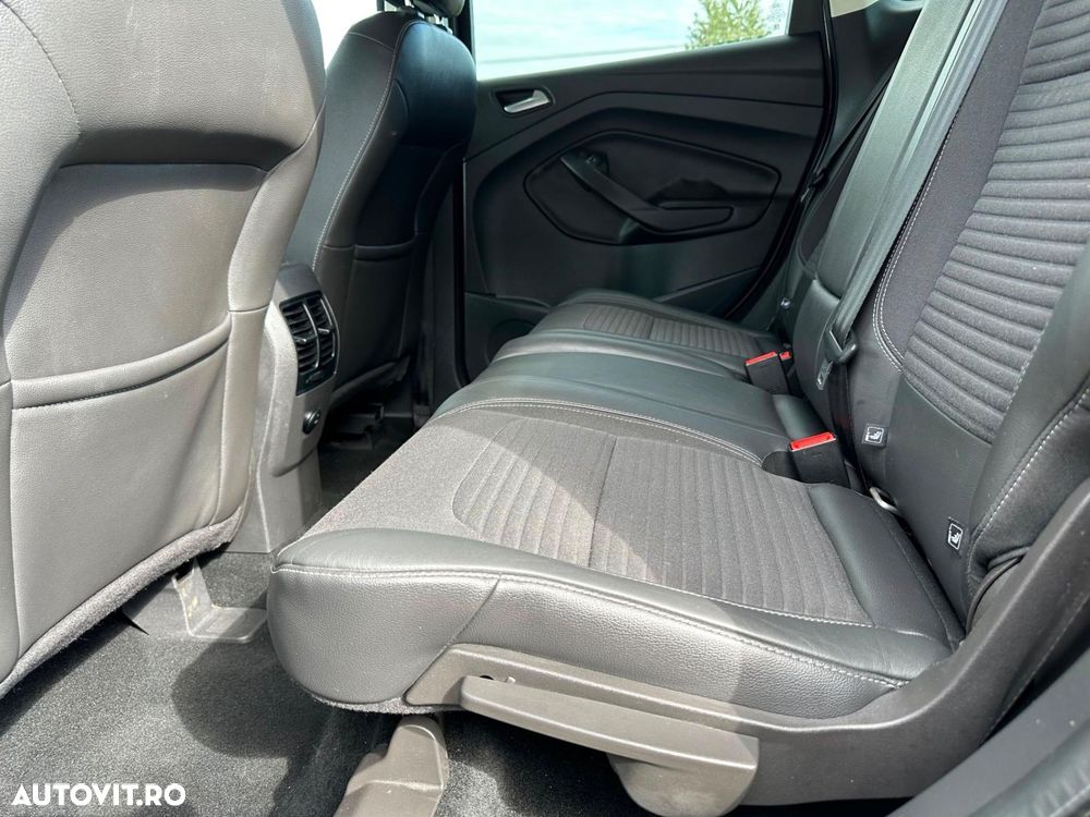 Ford Kuga - 10