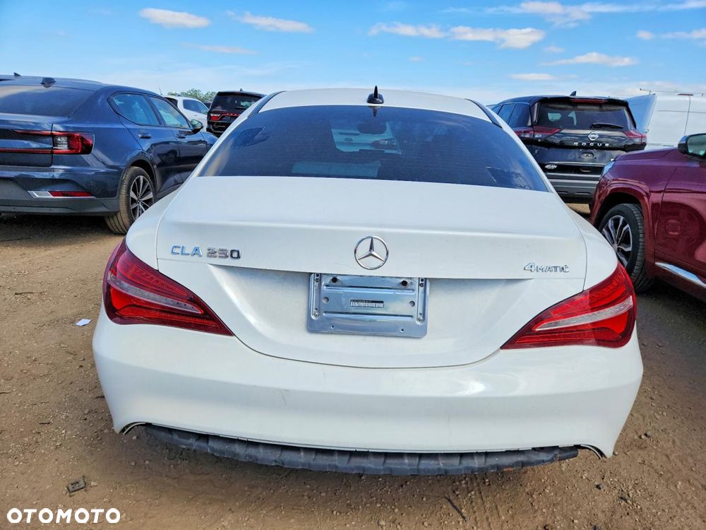 Mercedes-Benz CLA 250 4Matic 7G-DCT - 6