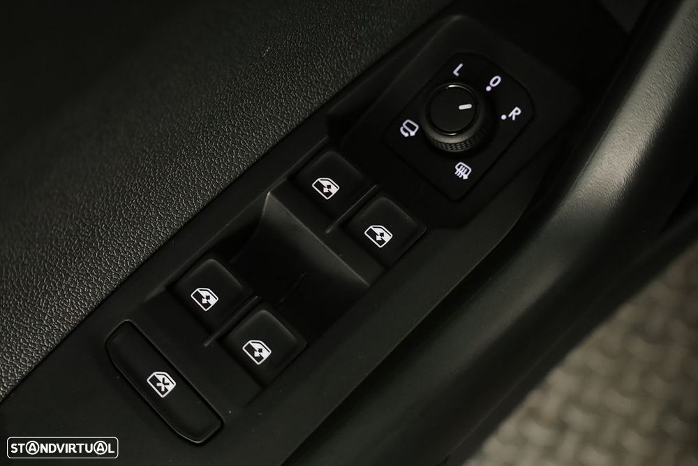 VW Taigo 1.0 TSI Urban DSG - 19