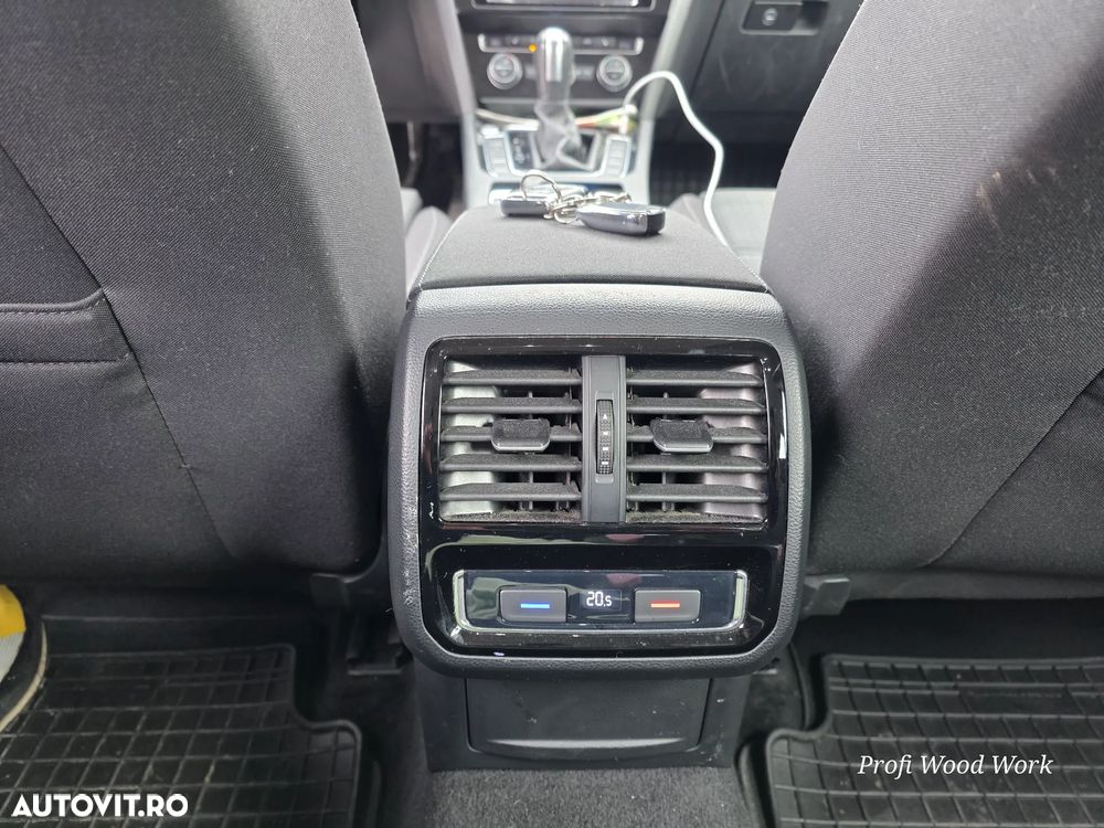 Volkswagen Passat Variant 2.0 TDI SCR DSG Business - 9