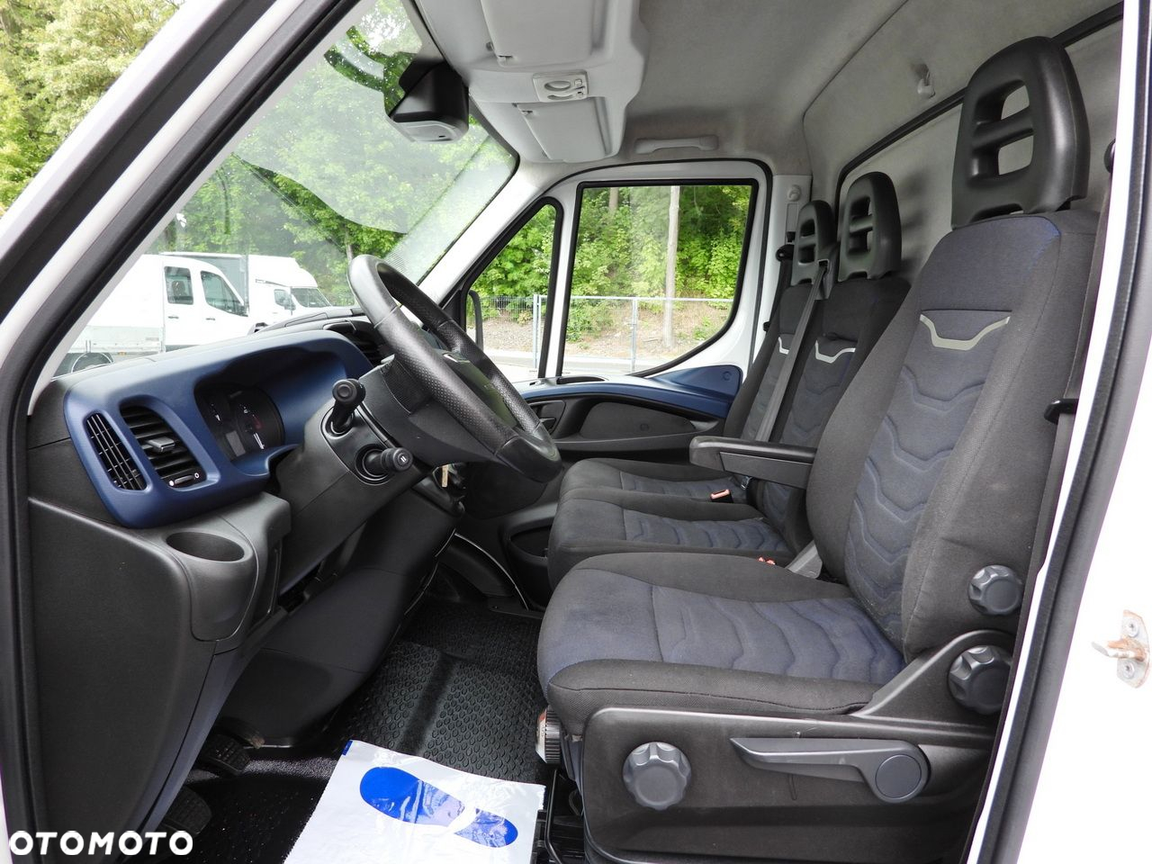 Iveco DAILY 50C15 PLANDEKA 12 PALET TEMPOMAT BLIŹNIACZE KOŁA KLIMATYZACJA  150KM - 28