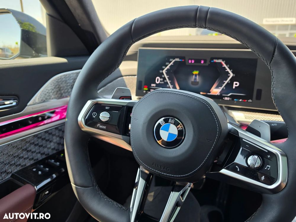 BMW Seria 7 740d xDrive MHEV - 13