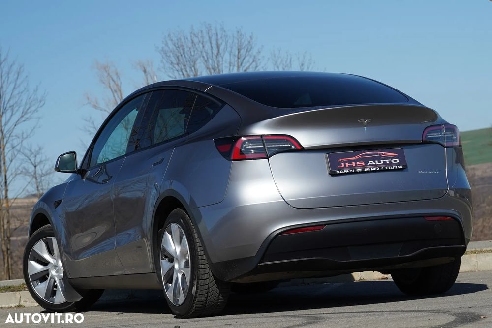 Tesla Model Y Premium Long Range Dual Motor AWD - 3