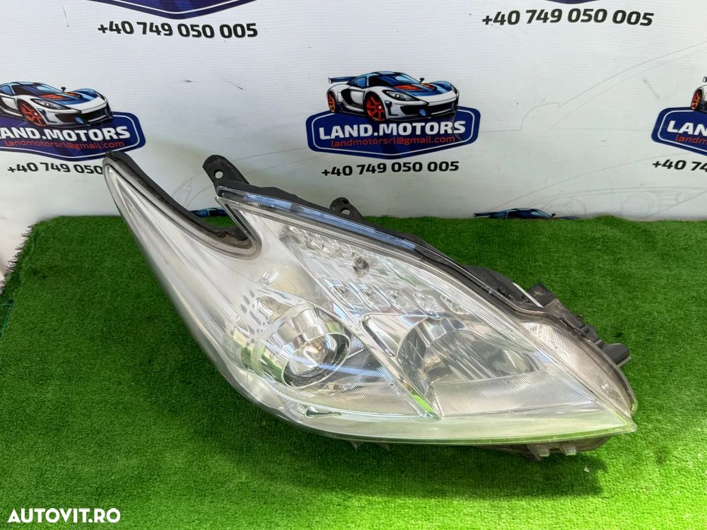 FAR UK DREAPTA TOYOTA PRIUS 2012 HYBRID 1.8 BENZINA COD OEM 8113047500 2009-2015 - 3