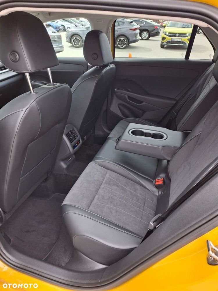 Volkswagen T-Roc - 16