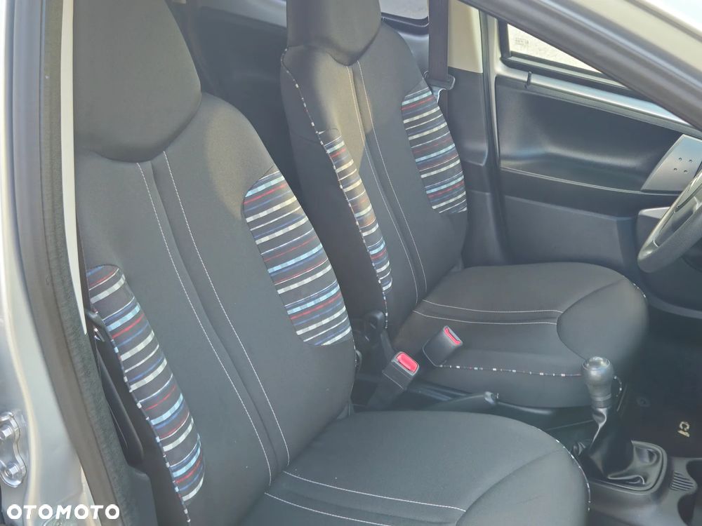 Citroën C1 ver-1-0-vti-airscape-feel - 15