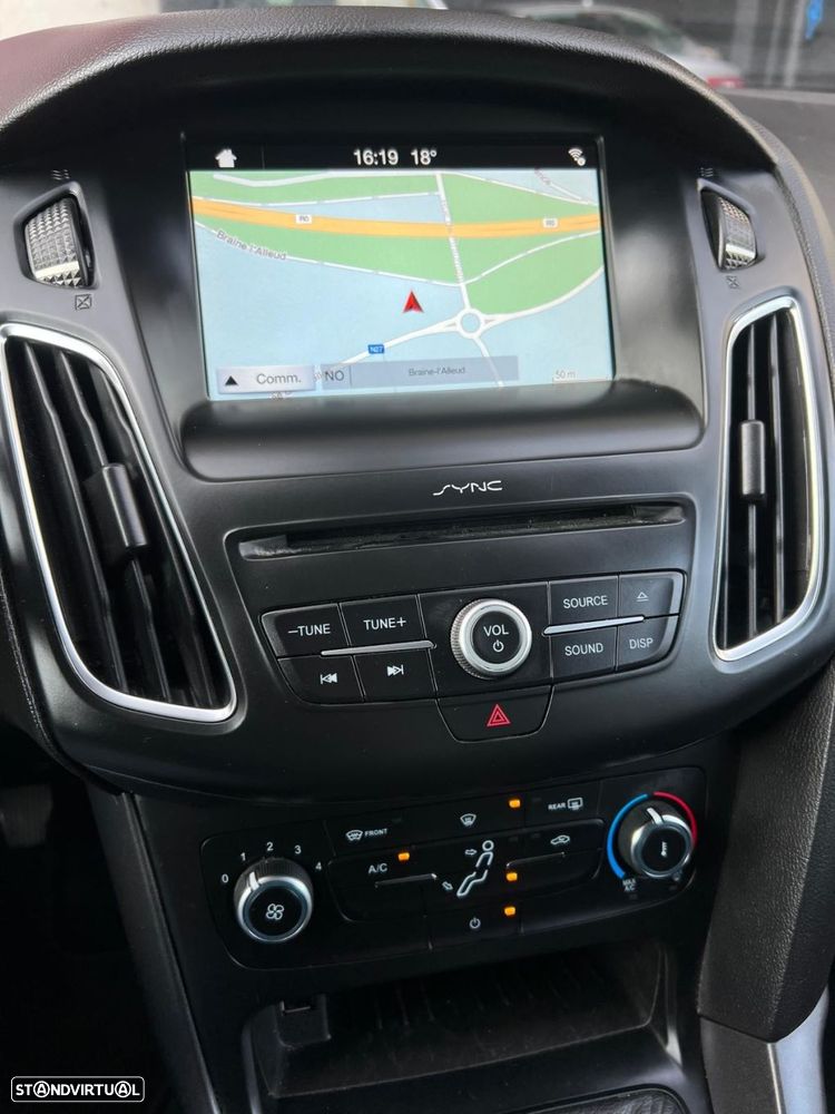 Ford Focus SW 1.0 EcoBoost Business - 17