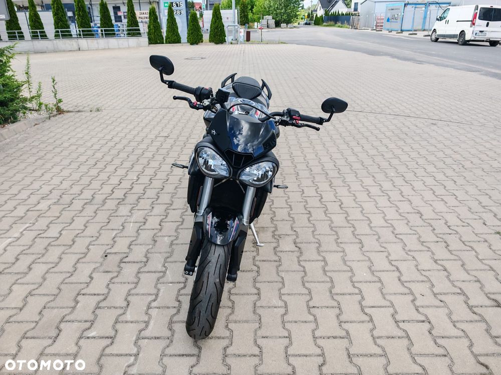 Triumph Street Triple - 22