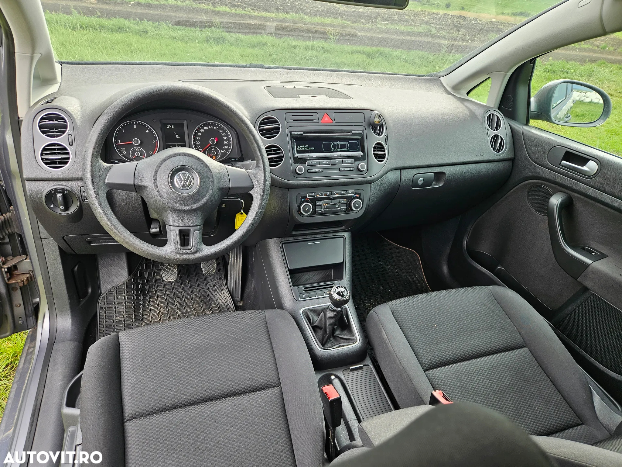 Volkswagen Golf Plus 1.6 TDI DPF Trendline - 9