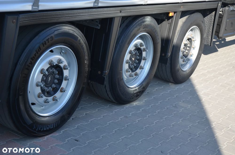 Schmitz Cargobull VARIOS / 2 POZIOMY JAZDY / OŚ PODNOSZONA / DACH POD. /  CODE XL / OCYNK 3671 - 16