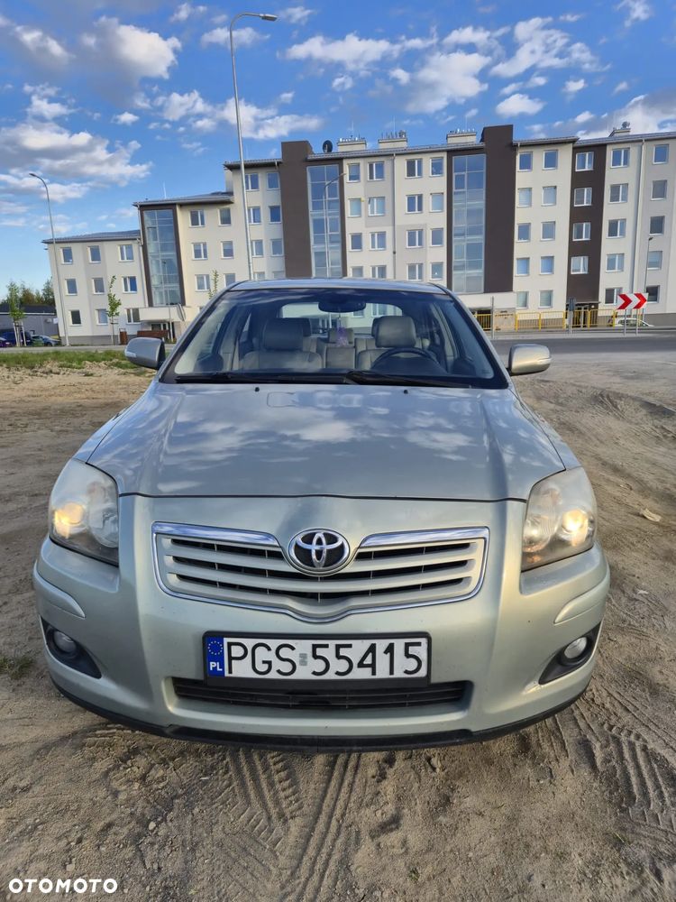 Toyota Avensis 2.0 D-4D Luna - 2