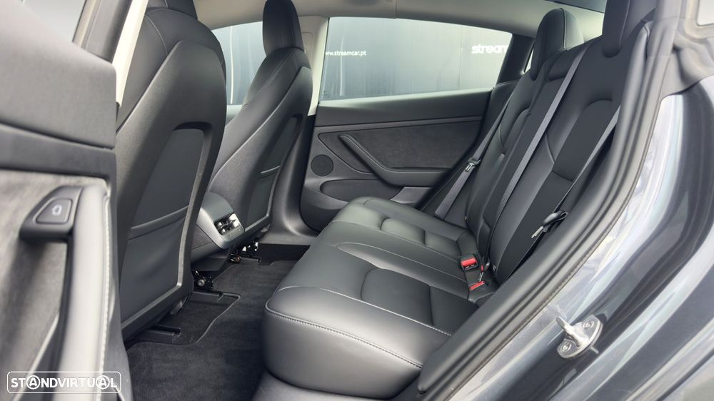 Tesla Model 3 Standard Range Plus RWD — fotografia 32