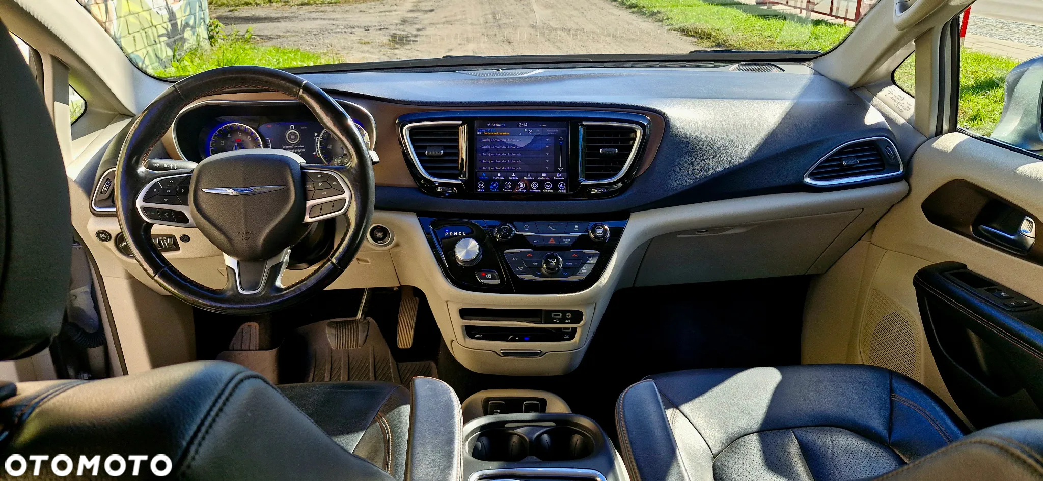 Chrysler Pacifica - 28