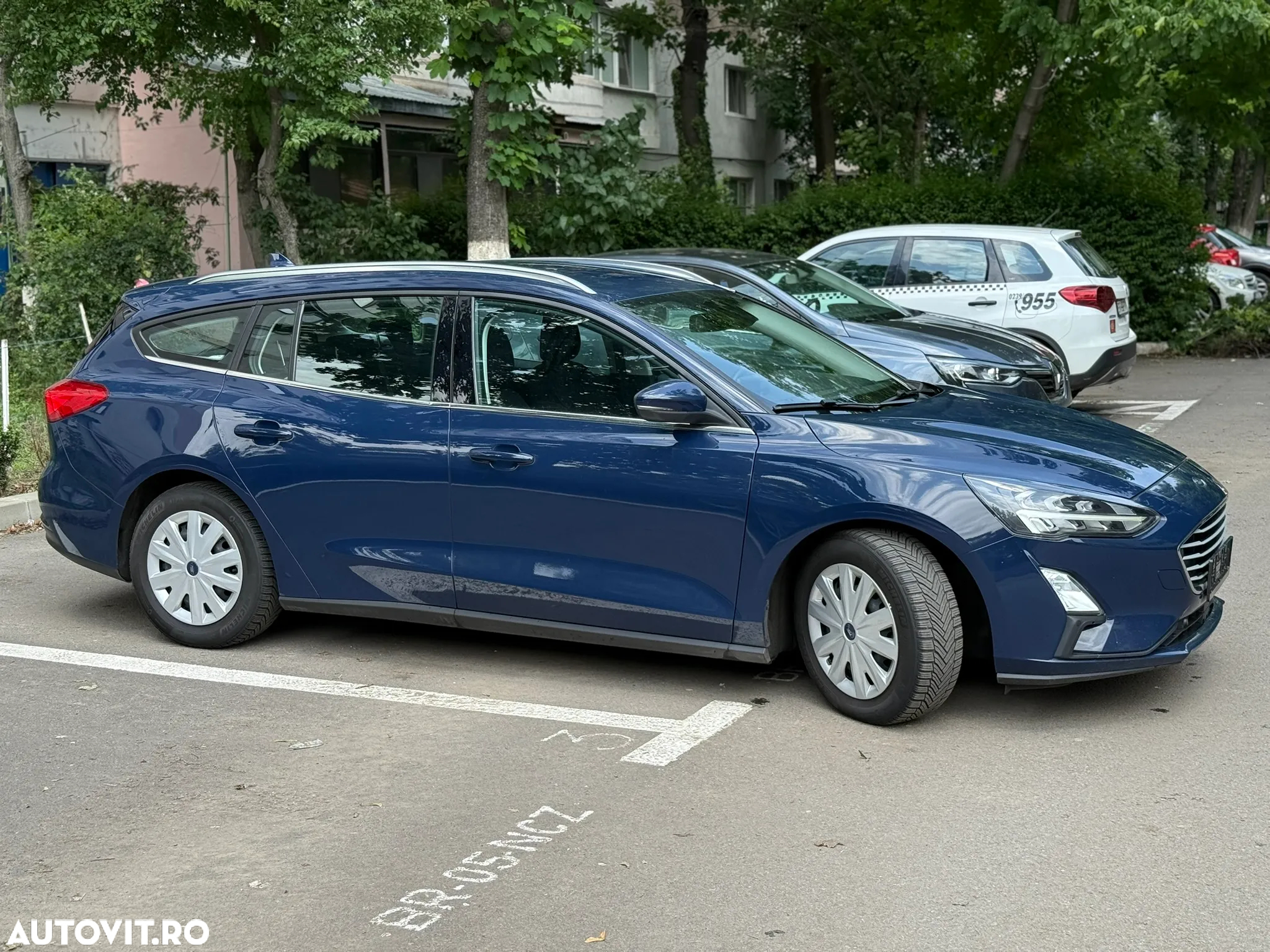 Ford Focus Turnier 1.5 EcoBlue Start-Stopp-System TITANIUM - 4