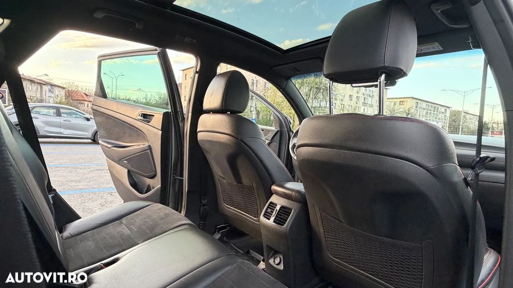Hyundai Tucson 2.0 CRDI 4WD 8AT Luxury - 14