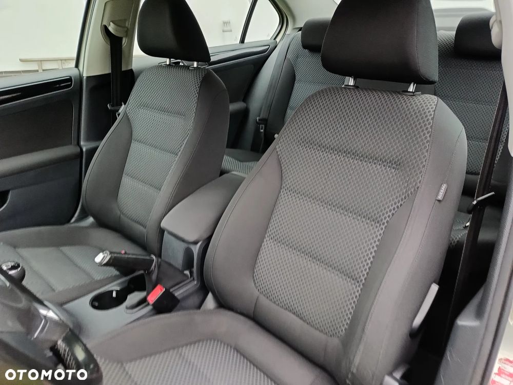 Volkswagen Jetta 1.6 TDI Blue Motion Technology Comfortline - 31