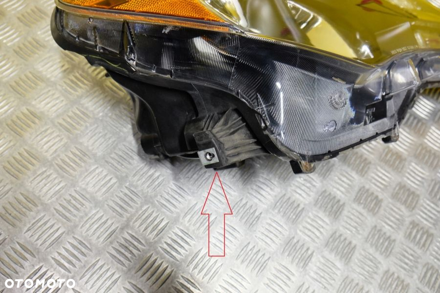 TOYOTA RAV4 2013- REFLEKTOR LAMPA PRAWA ZWYKŁA SOCZEWKOWA USA - 7