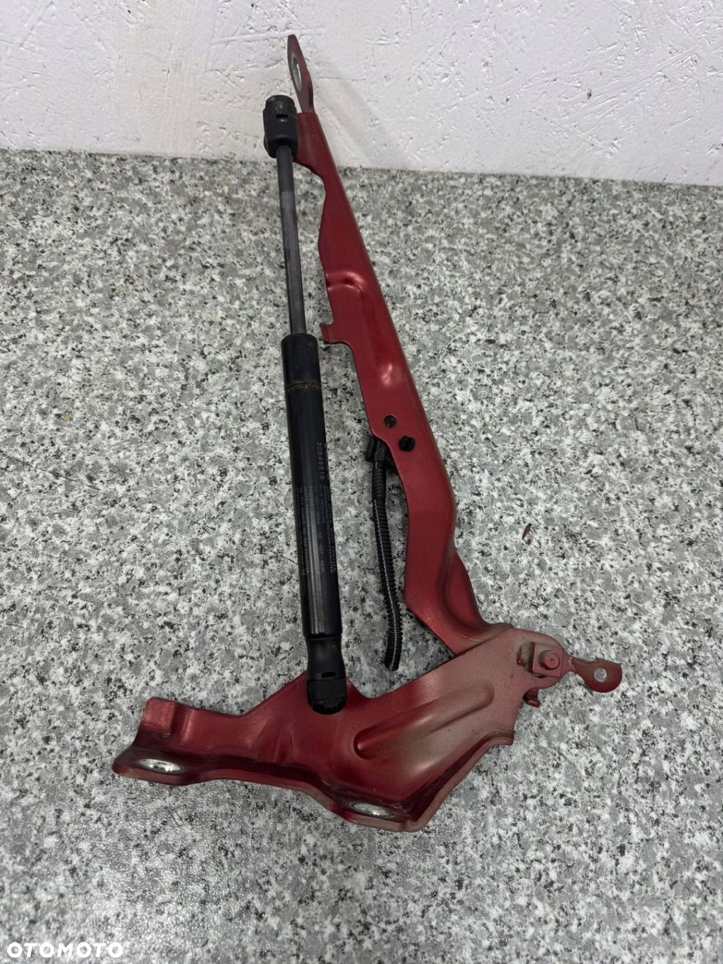 ZAWIAS MASKI LEWY VOLVO XC70 III 2007-2016 31385810 - 6