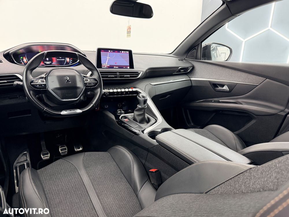 Peugeot 3008 1.2 PureTech Turbo S&S GT-Line - 32