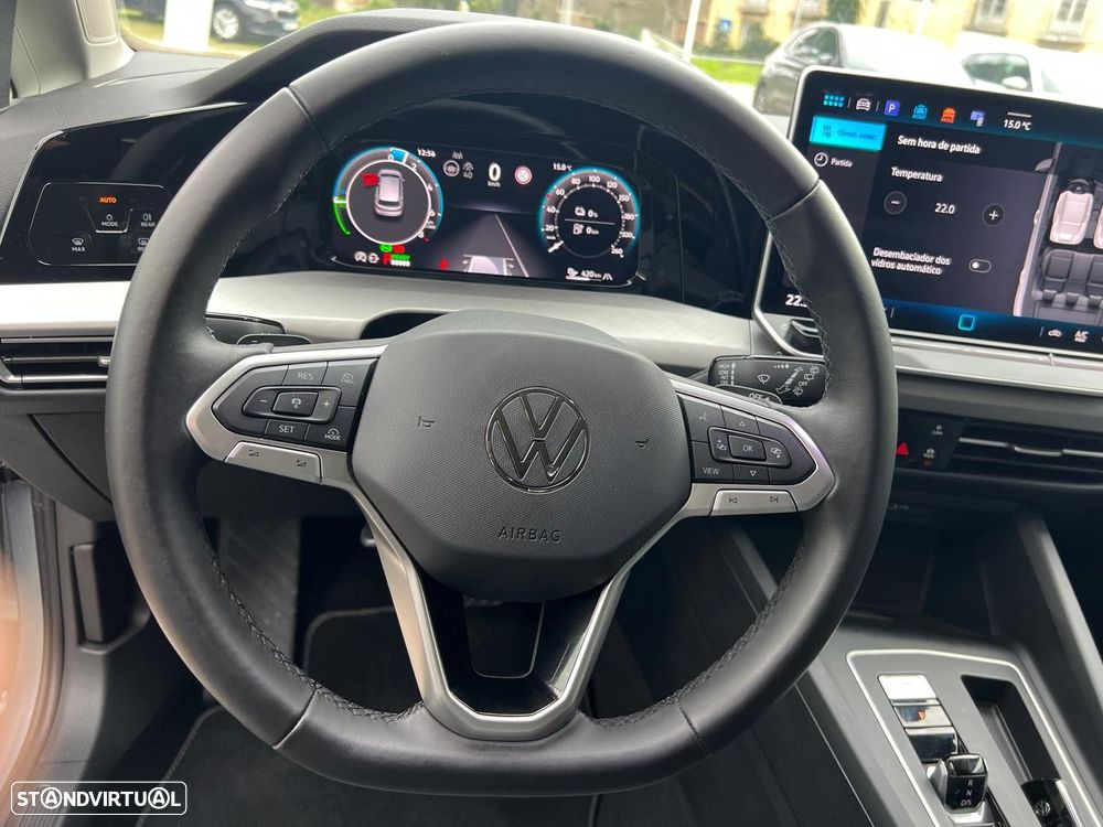 VW Golf 1.5 TSI e-Hybrid Life DSG - 14